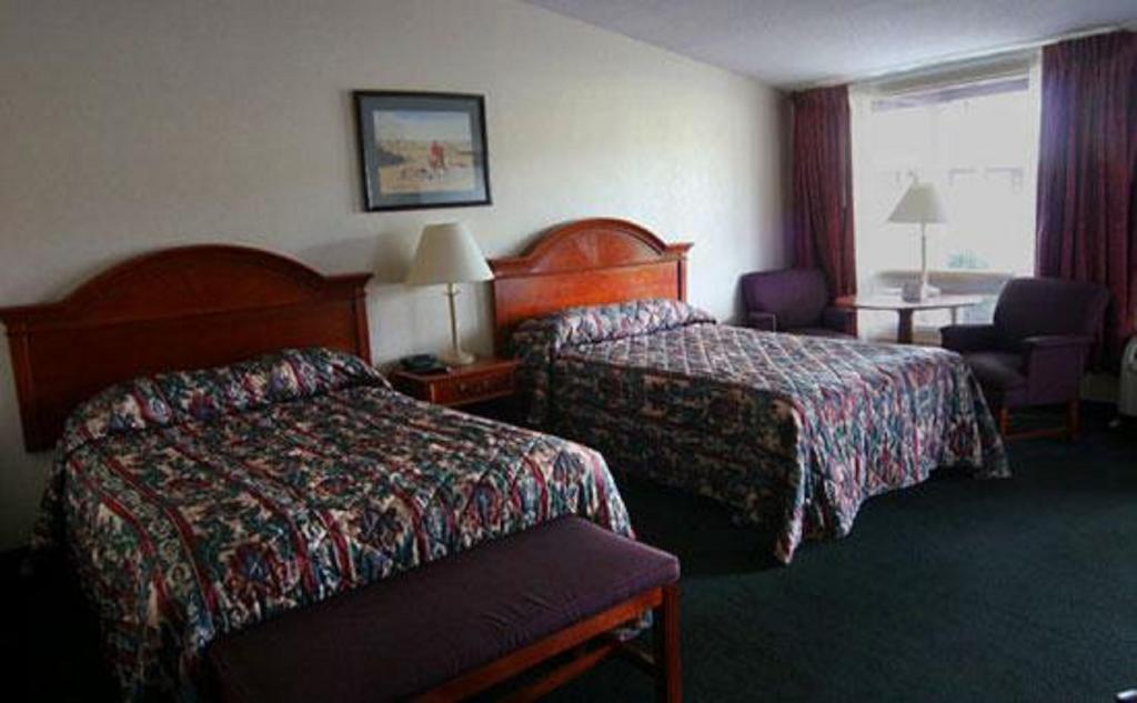 Landmark Motor Inn Glens Falls Zimmer foto