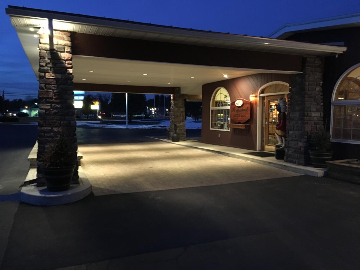 Landmark Motor Inn Glens Falls Exterior foto