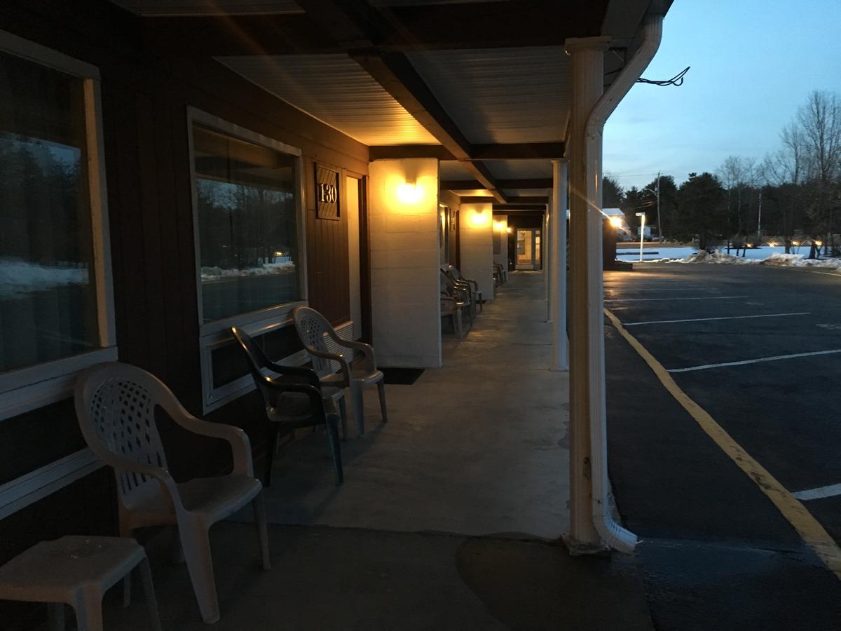 Landmark Motor Inn Glens Falls Exterior foto
